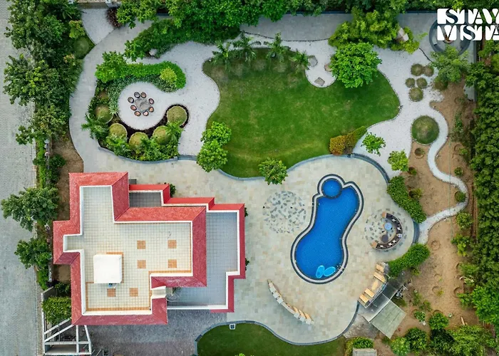 Stayvista'S Vacanza Villa - 3Bhk With Private Pool