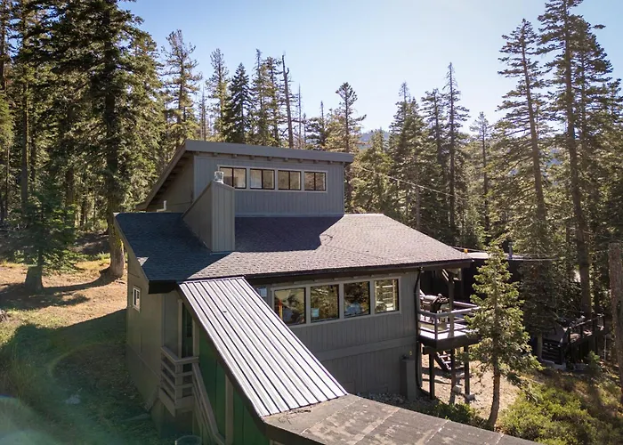 Panoramic Peaks At Alpine By Tahoe Getaways - Pet Friendly, Ac, Hot Tub, Shuttle & Stunning Views