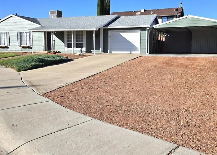 Hot Tub, Game Room, Kayaks, Boat Parking, Backyard, King, Fire Pit, Pets, Wd