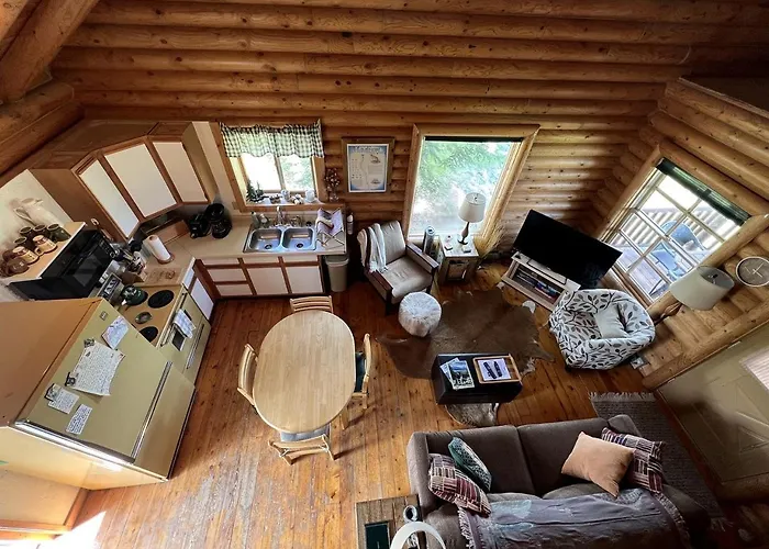 Charming Cabin With Spectacular Mountain Views Near Madison River In Ennis, Montana