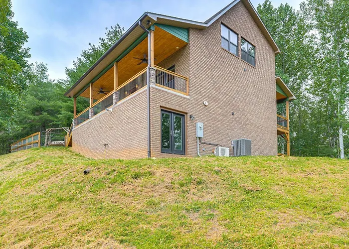 Modern Cabin W/ Sweeping Views In Blue Ridge Mtns!