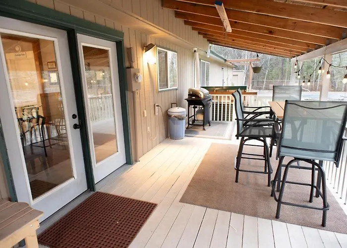 5 Acres, Pool, Hot-Tub, Zipline, Firepit, Arcade, Bbq, Shuffleboard