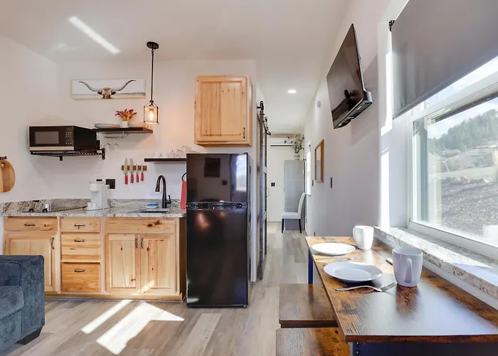 On 90 Scenic Acres! Rural Hot Springs Retreat
