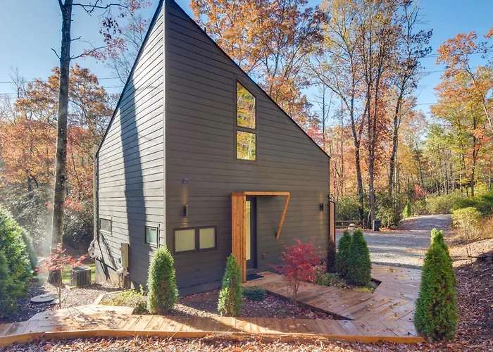 4 Mi To Dtwn Brevard: Modern Pisgah Forest Getaway