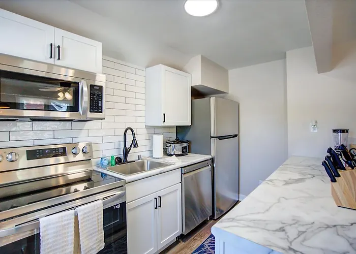 In-Unit Laundry Ac Free Parking Dishwasher
