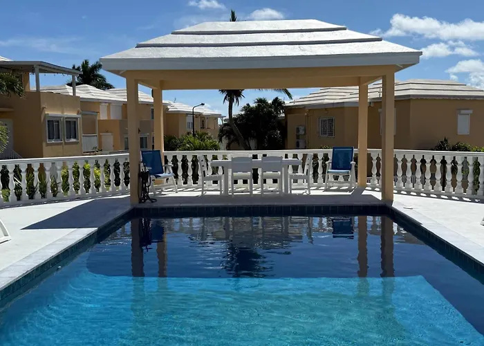 Modern Studio With Pool And Parking In Pelican Key Near Kim Sha Beach And Dining