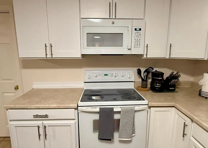 Cozy And Well Located 2-Bedroom Basement