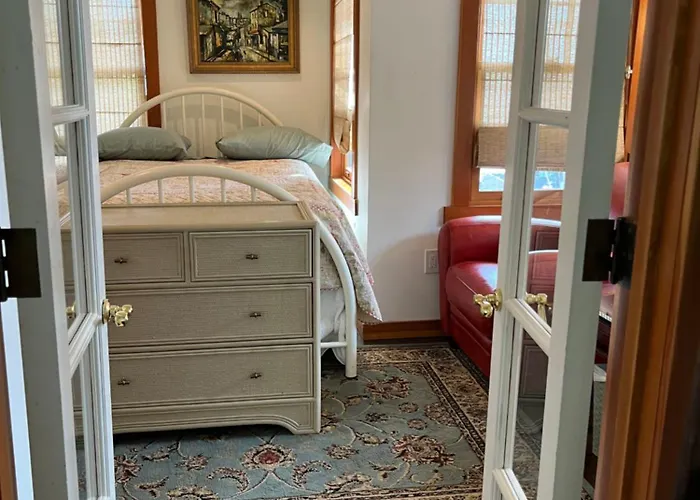 Zen Vacation In Old Historic Marblehead