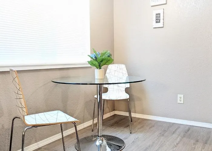 Beautiful Midtown Apartment