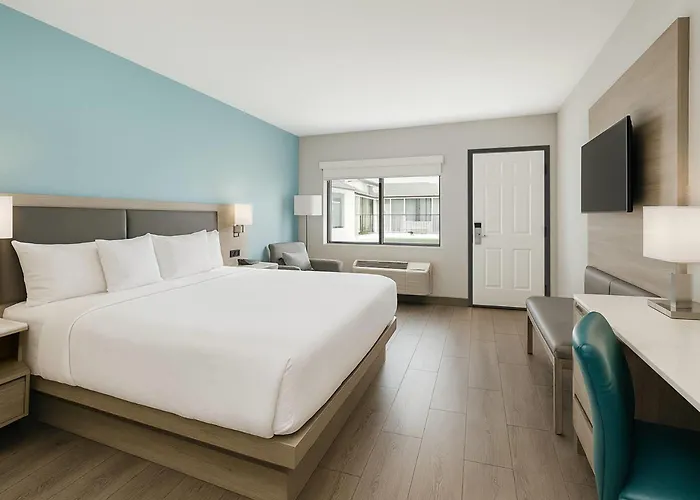 Travelodge By Wyndham Lax