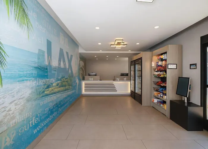 Travelodge By Wyndham Lax