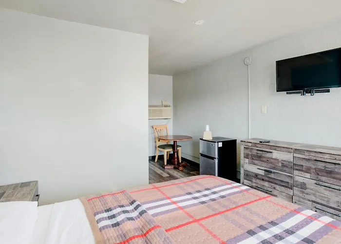 Hotel O Miami Inn & Suites Chicago Midway Airport