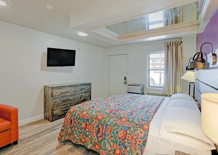 Hotel O Miami Inn & Suites Chicago Midway Airport