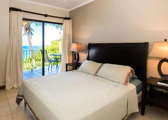 Beautiful Condo In Peaceful Cliffside Location With A Private Balcony & Stunning Ocean And Mountain Views