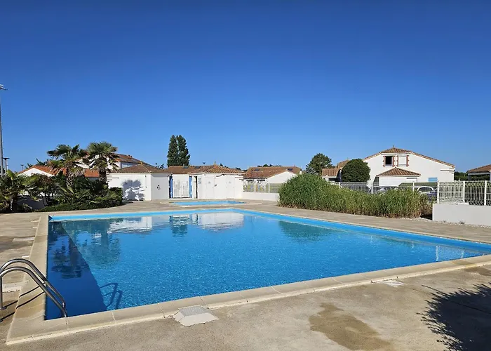 Maisonnette Avec Piscine Pour 5 Pers, Animaux Admis
