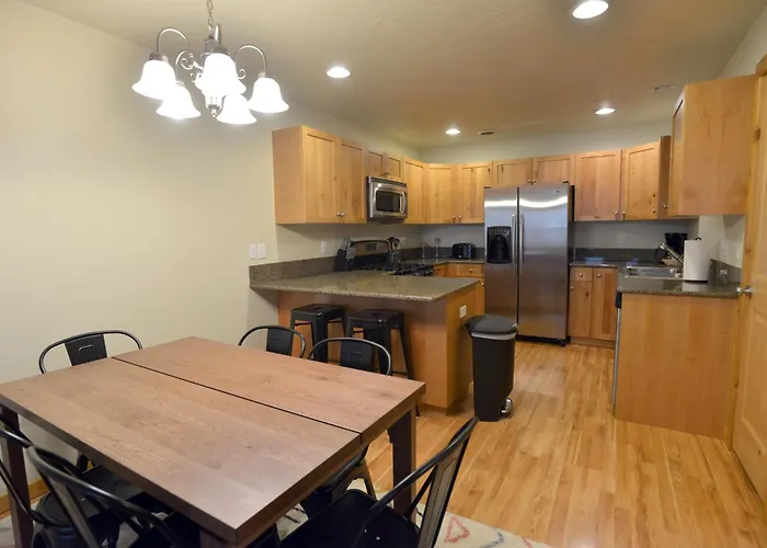 Mountain Therapy: A/C, Pet Friendly, Walk To Davis Beach And Ponderosa Park