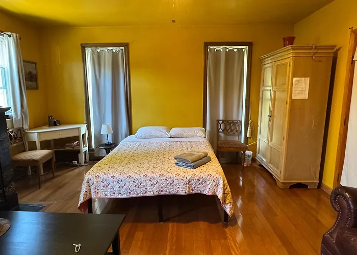 Beautiful Victorian House, Room