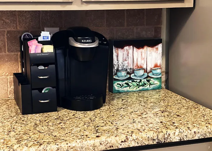No Checkout Work! New Family Friendly Stay!