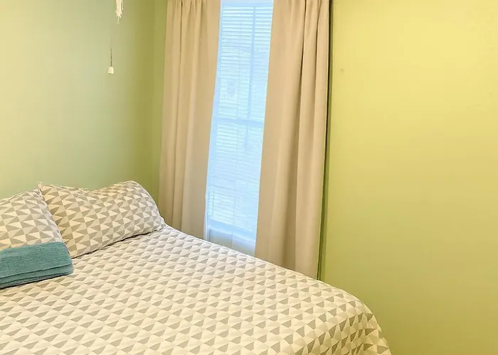 Willow Brook Room With Tv