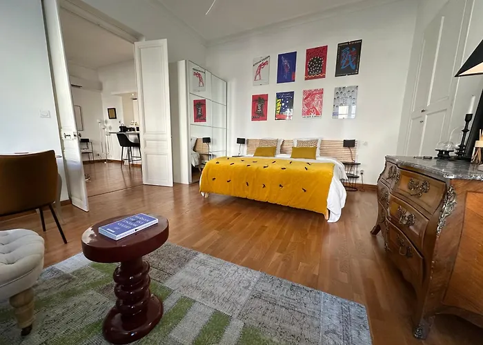 Escale Citadine Au Centre D'Avignon, Climatisation, Appartement De Charme, Spacieux Et Lumineux