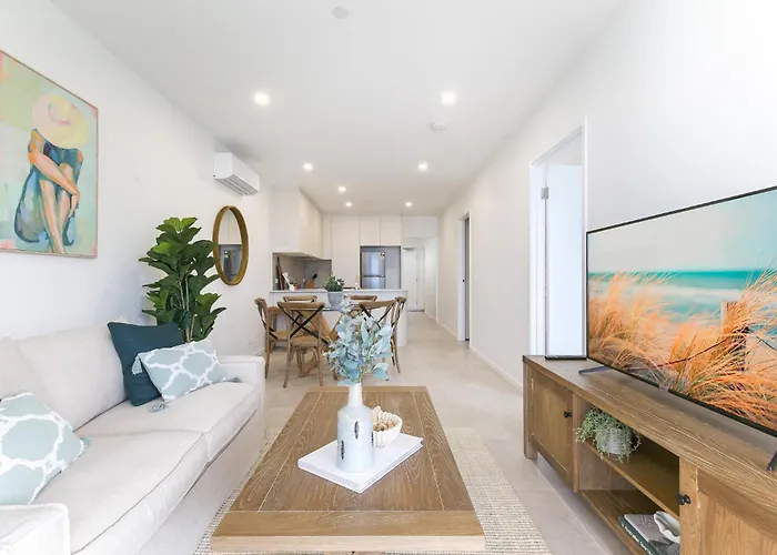 Oceanside Apartment With Bay Views