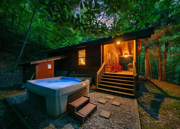 Good Life Cabin 2 - Bryson City Cabin With Hot Tub And Fire Pit