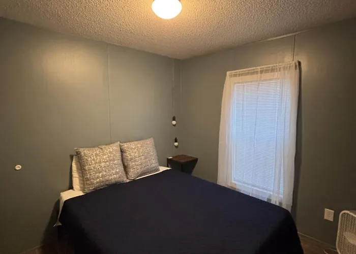 Sweet Retreat In The Springs Not Waterfront Property