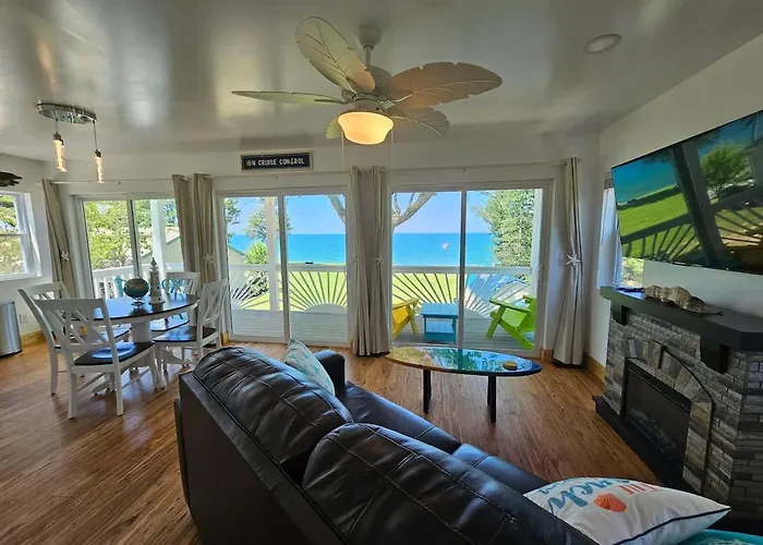 Tree-Top Lake-Front Cottage