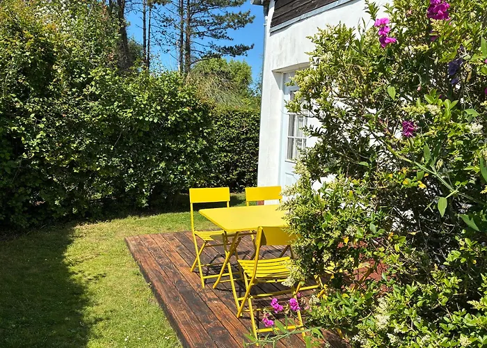 Maison De Campagne Au Bord De La Mer