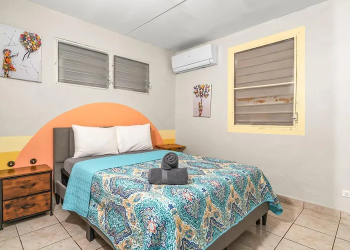 Family-Friendly Home For 5 Near Airport & Beaches