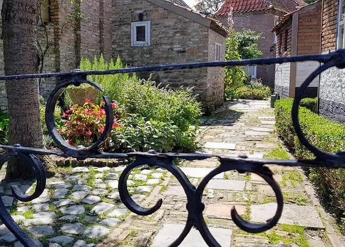 Lovely Studio With Patio And Garden