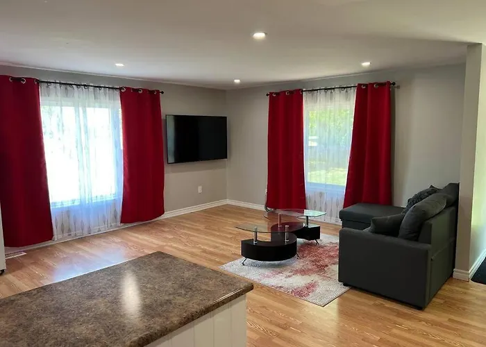 Entire 2-Bedroom Townhouse On A Rustic Farm - A