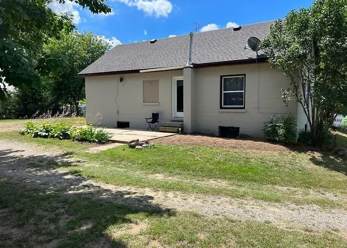 Entire 2-Bedroom Townhouse On A Rustic Farm - A