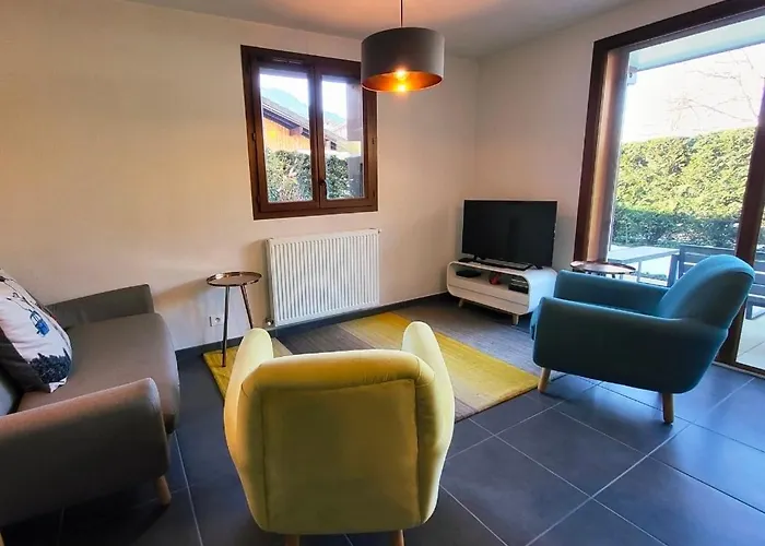Zorta - Ground Floor Apartment With Private Garden