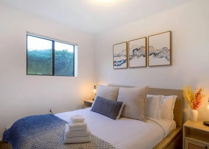 Cozy Garden 4Br1Ba Lower Unit Ocean Mountain Views With Doggies Ev Charging