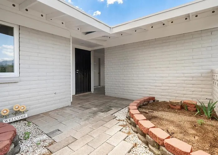 Modern 5Br Retreat L Cozy L Spacious Work-Friendly