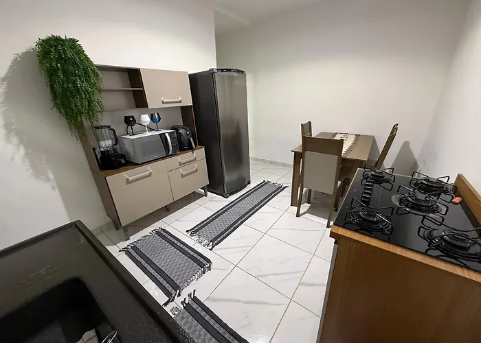 Casa de Fundo Equipada e quintal com separação