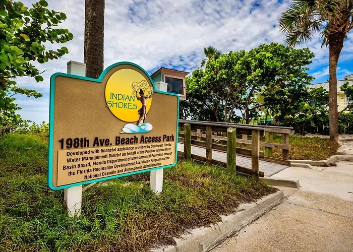 Paradise Found ! Waterview & Steps To Beach