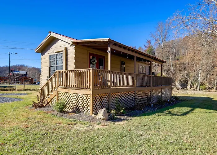 Hike The At! Creekside Cabin In Trail Town Usa