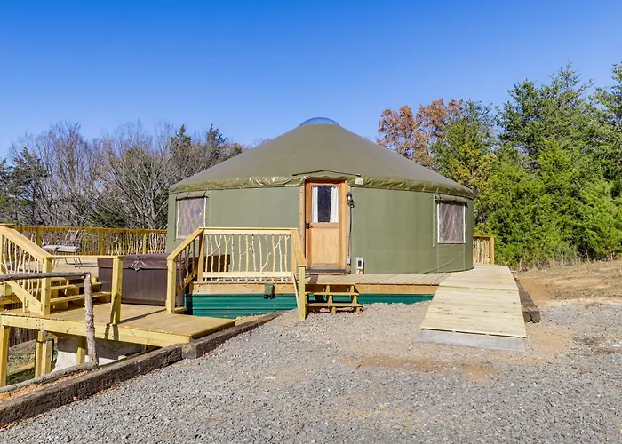 Glamping W/Mountain Views! Newport Yurt Retreat!