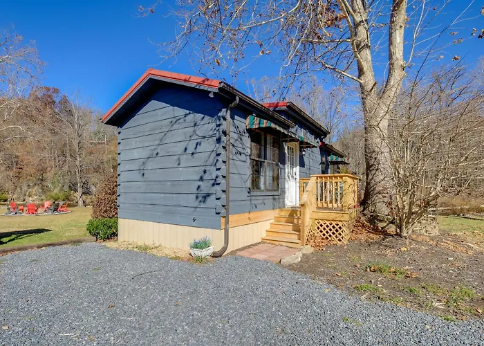 Steps To Virginia Creeper Trail: Creekside Retreat
