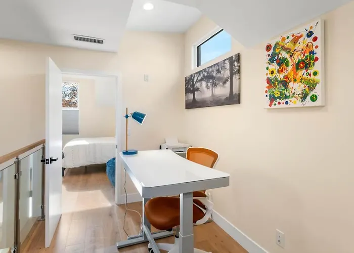 Spacious Mountain View 4 Bedroom Modern Home