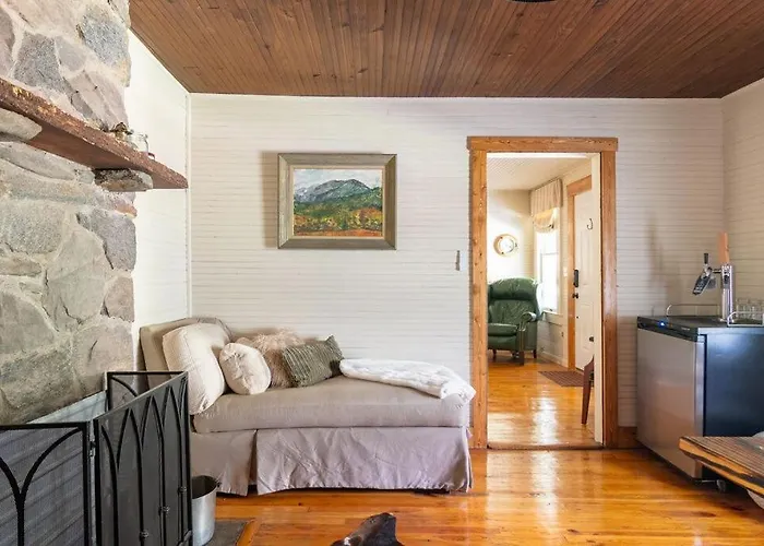 Captain'S Cabin