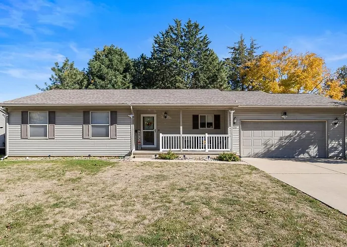 320 Royal Ct