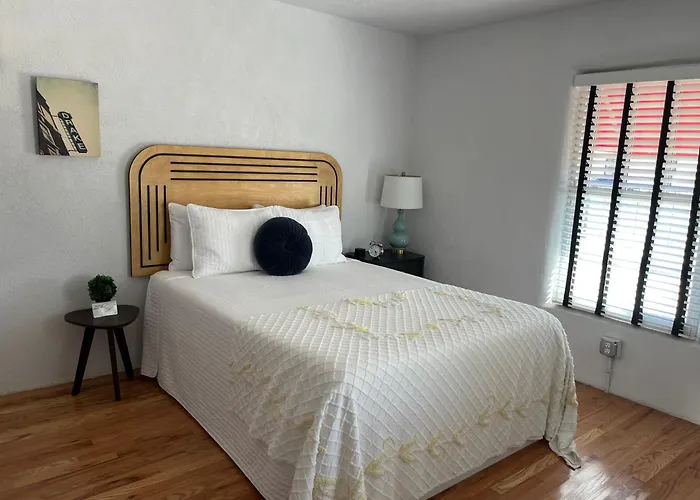 Boots Court Motel