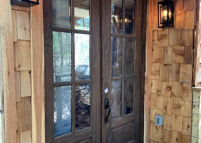 Cozy Cabin Rental On A Farm For A Weekend Getaway In Tennessee