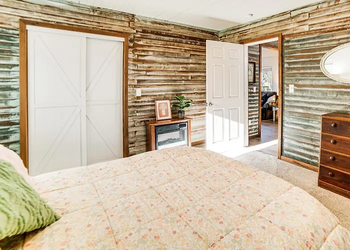 2 Mi To Clear Lake: Pet-Friendly Lakeport Retreat!