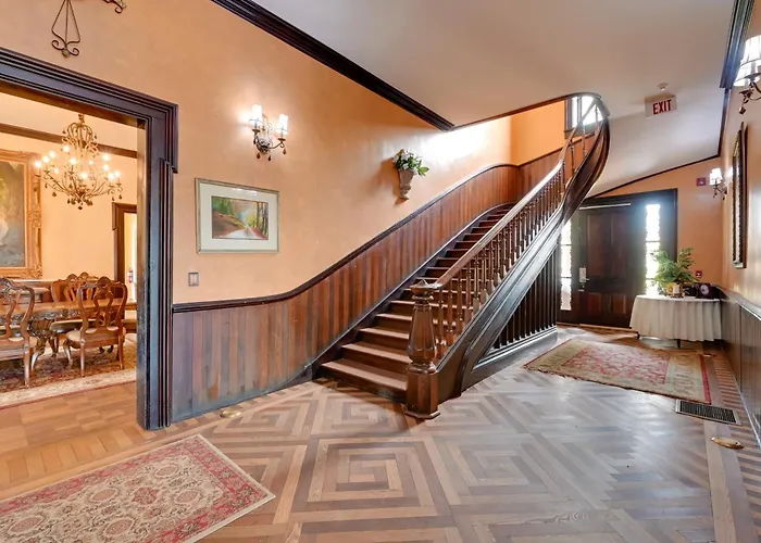 Walk To Golf Course: Spacious Rough River Retreat!