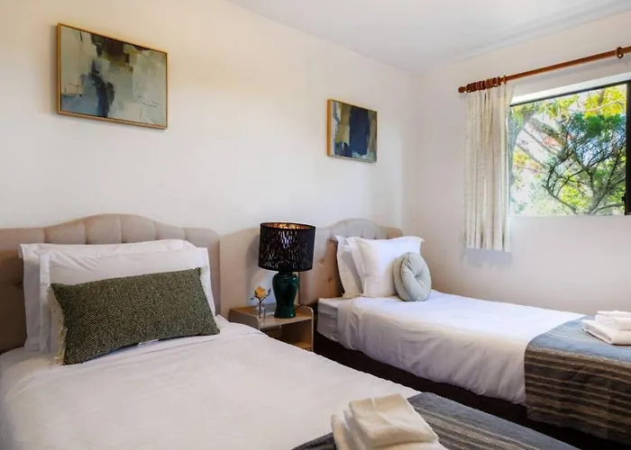 Cozy Garden 4Br1Ba Lower Unit Ocean Mountain Views With Doggies Ev Charging