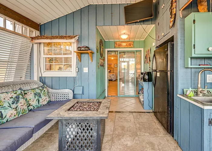 Boat Dock & Fire Pit: Waterfront Bath Getaway!
